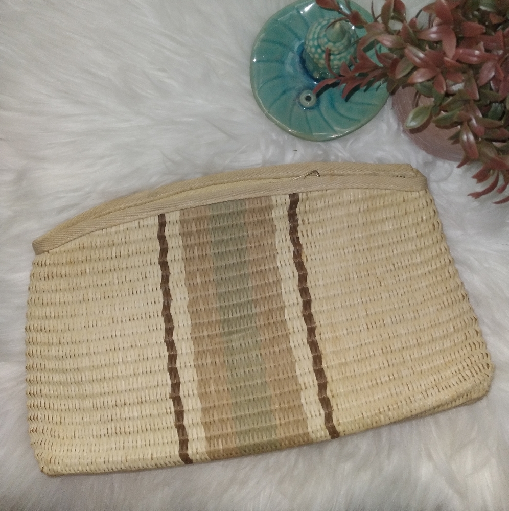 Vintage 1970s woven clutch bag / purse tan Brown and light green boho Style